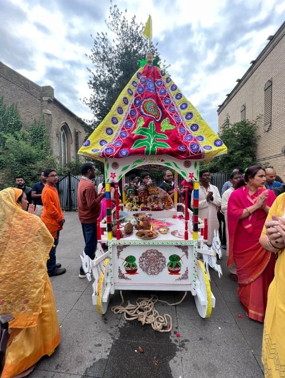First wooden chariot in London