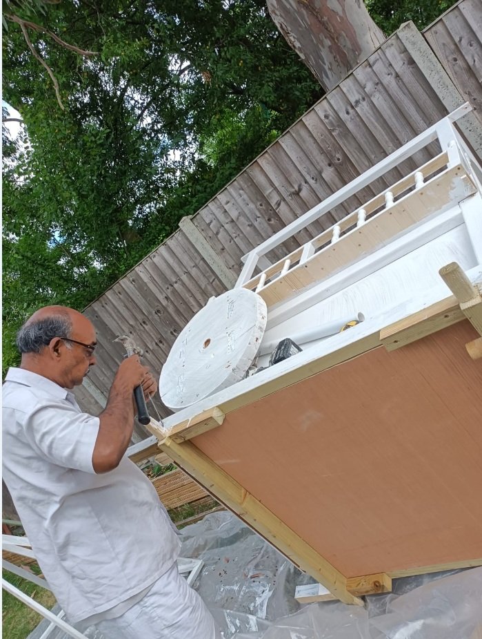 Crafting a chariot at London