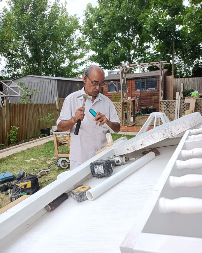 Crafting a chariot at London