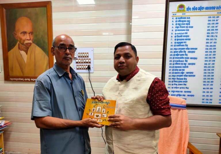 SALAKAR DR.MISHRA WITH SECRETARY DR. CHNDRASEKHAR HOTA, ODISHA SAHITYA AKADEMI